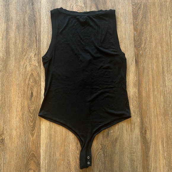 Dynamite black bodysuit with button detail - Picture 5 of 6